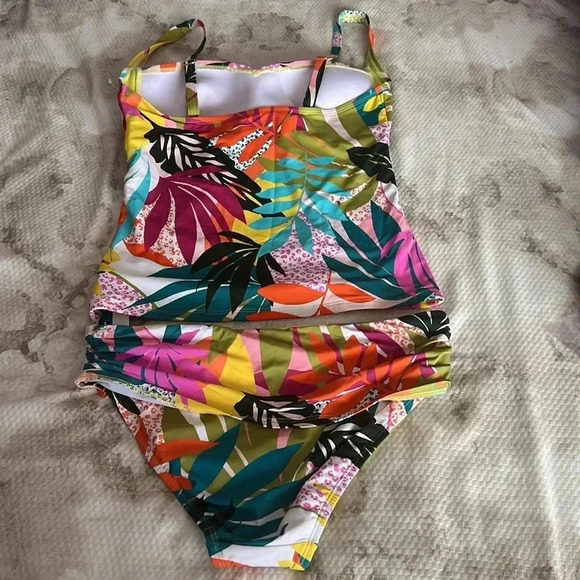 Bleu Rod Beattie Tankini Swimsuit Size 6D and Sarong Hipster Bottom Size 6 - Picture 9 of 11